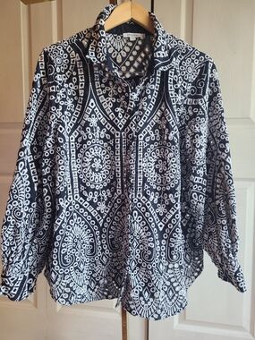 Chico's Navy & White Embroiderd Button-Up Shirt